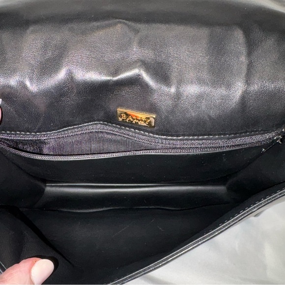 Bally Vintage Quilted Leather Pin Lock Closure Shoulder Bag RARE Gold Hardware - Picture 11 of 12